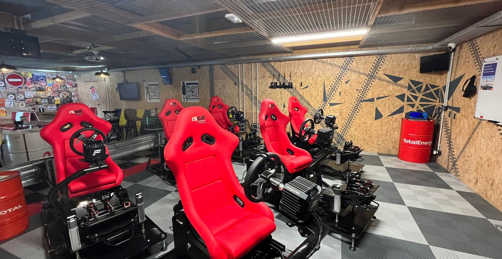 Simulateur de pilotage auto Formule 1 chez Level 119 à Saran – sensations fortes garanties