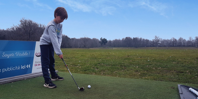 Cours enfant de golf : essai gratuit dans les golfs de Limère et Donnery (près d'Orléans)