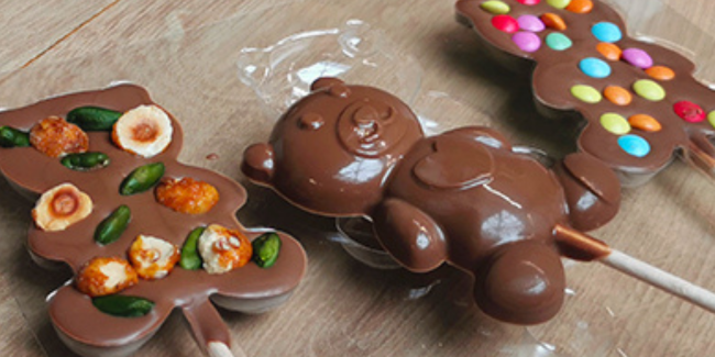 Atelier chocolat à la chocolaterie Alex Olivier