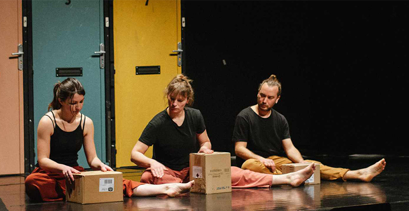 "Six pieds - exit", spectacle jeune public à L'Astrolabe Orléans