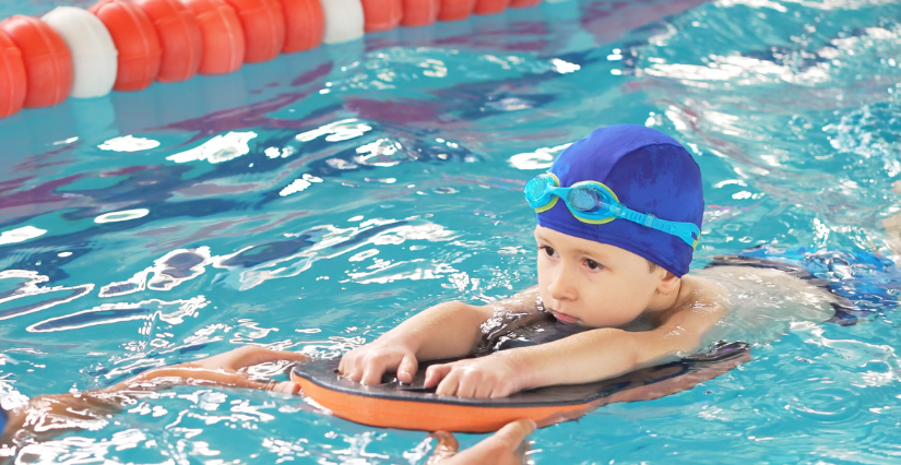 Stage de découverte aquatique au Bassin Victor Fouillade à Orléans