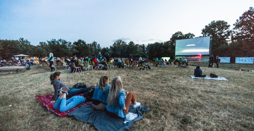 Cinéma plein air en famille à Beaugency Cinéma plein air en famille à Beaugency