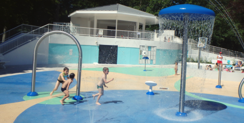 Piscine extérieure du Poutyl à Olivet