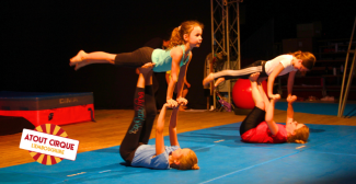 Des cours enfants et ados de cirque à Baule avec L’Embouchure